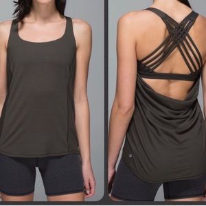Lululemon wild to be tank open back yoga Activewear top Size Xs